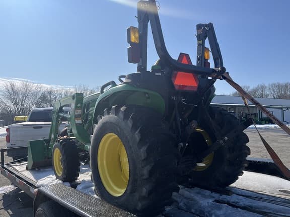 Image of John Deere 3025E equipment image 1