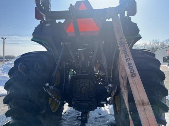 Image of John Deere 3025E equipment image 2