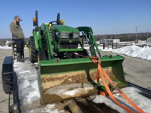 Image of John Deere 3025E equipment image 3