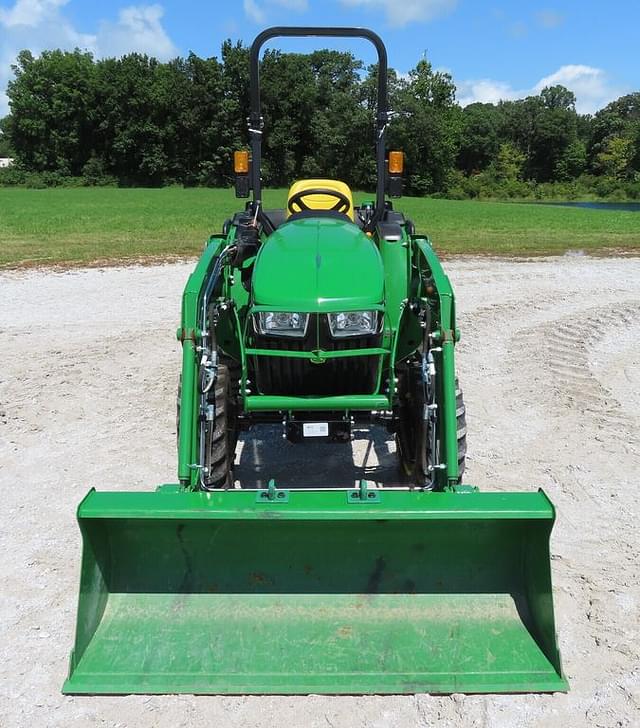 Image of John Deere 3025E equipment image 3