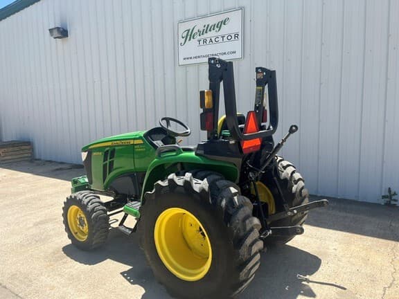 Image of John Deere 3025E equipment image 2