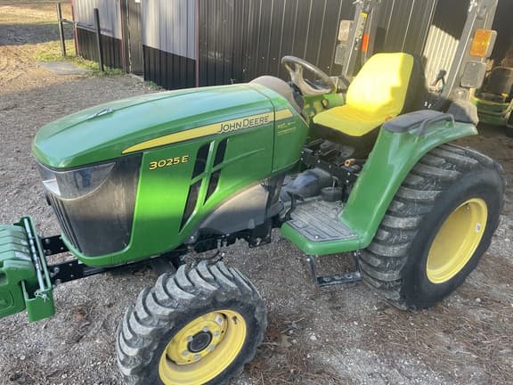 Image of John Deere 3025E Primary image