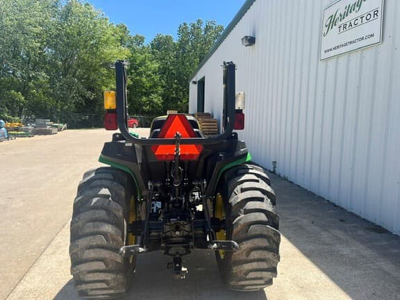 Image of John Deere 3025E equipment image 3