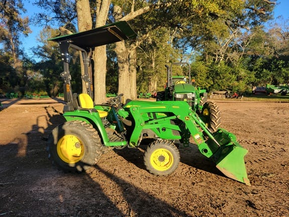 2022 John Deere 3025E Equipment Image0