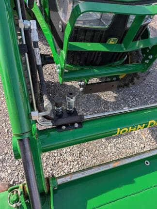 Image of John Deere 3025E equipment image 3