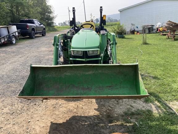 Image of John Deere 3025E equipment image 2