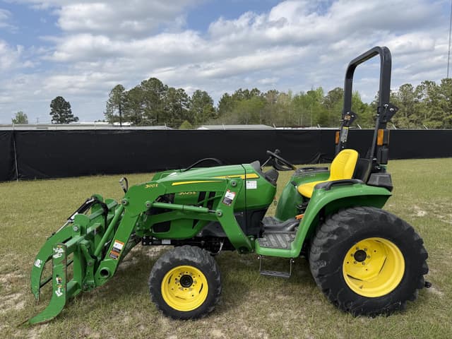 Image of John Deere 3025E equipment image 1