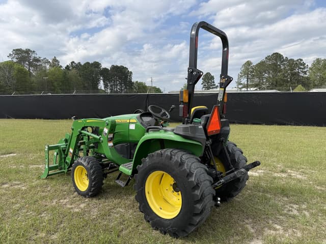 Image of John Deere 3025E equipment image 2