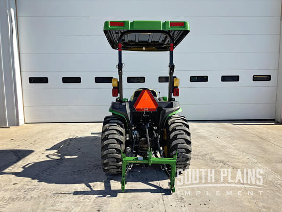 Image of John Deere 3025E equipment image 3