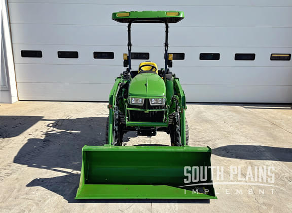 Image of John Deere 3025E equipment image 2