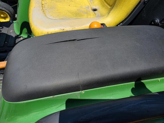 Image of John Deere 3025E equipment image 4
