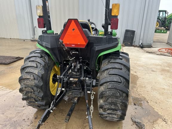 Image of John Deere 3025E equipment image 3