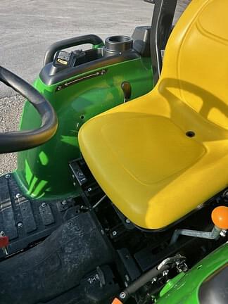 Image of John Deere 3025E equipment image 3