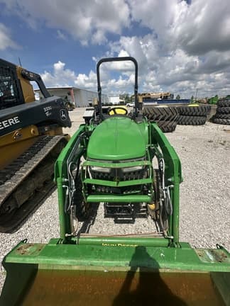 Image of John Deere 3025E equipment image 3