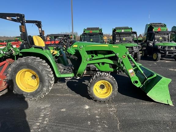 Image of John Deere 3025E equipment image 4