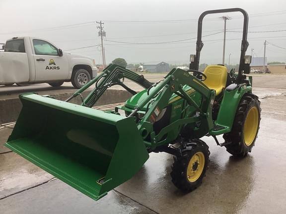 Image of John Deere 3025E equipment image 2