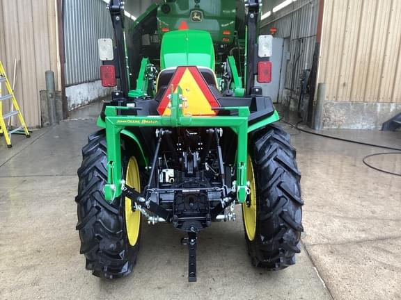 Image of John Deere 3025E equipment image 4