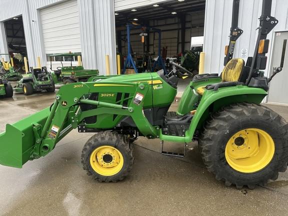 Image of John Deere 3025E equipment image 2