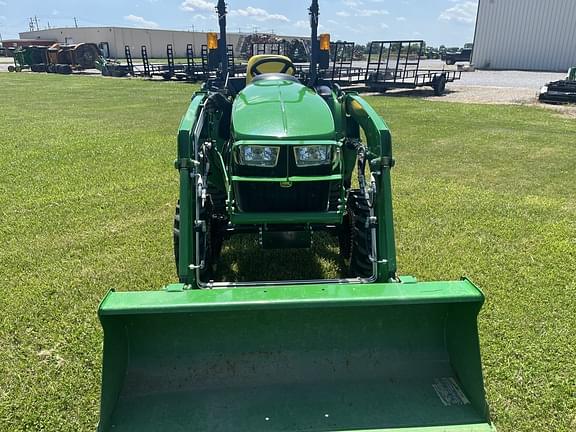 Image of John Deere 3025E equipment image 2