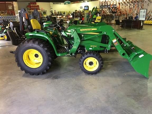 Image of John Deere 3025E equipment image 2