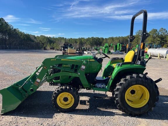 Image of John Deere 3025E equipment image 4