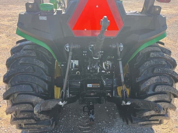 Image of John Deere 3025E equipment image 3