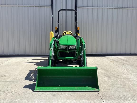 Image of John Deere 3025E equipment image 2