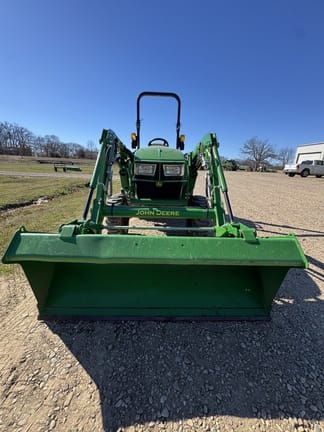 2022 John Deere 3025E Equipment Image0