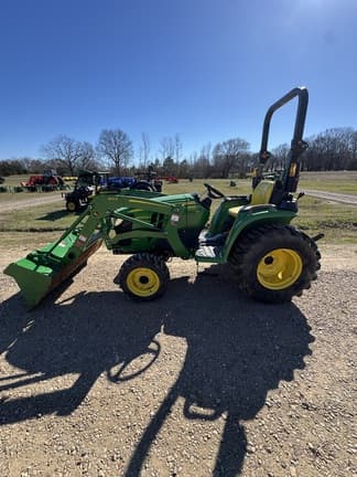 Image of John Deere 3025E equipment image 2