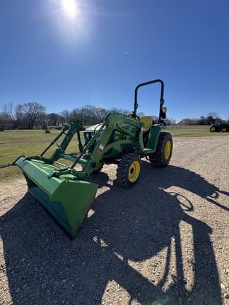 Image of John Deere 3025E equipment image 4