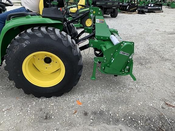 Thumbnail image John Deere 3025E 11