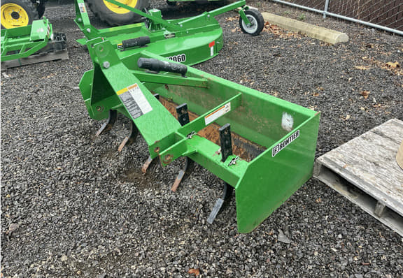 Image of John Deere 3025E equipment image 3