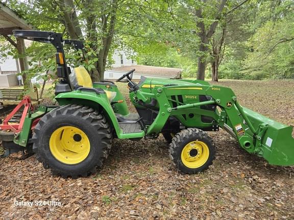 Image of John Deere 3025E equipment image 2