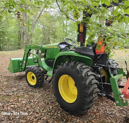 Image of John Deere 3025E equipment image 3