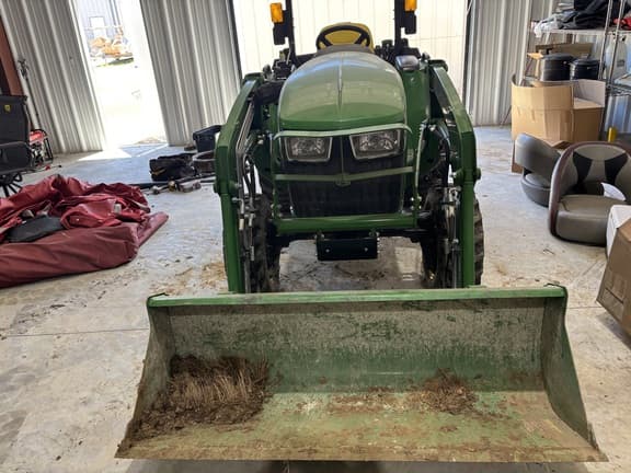Image of John Deere 3025E equipment image 2