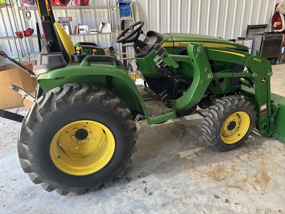 Image of John Deere 3025E equipment image 1