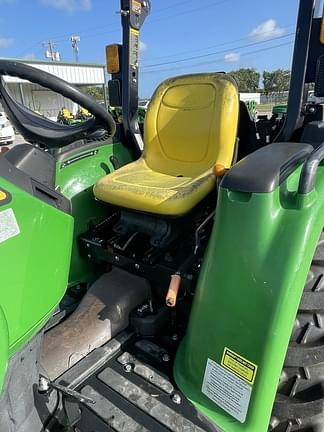 Image of John Deere 3025E equipment image 4