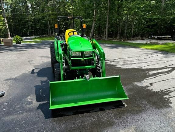 Image of John Deere 3025E equipment image 4