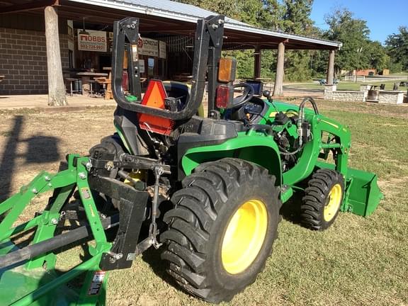 Image of John Deere 3025E equipment image 4