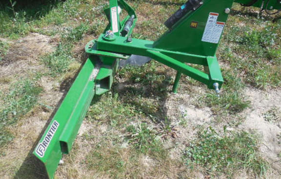 Image of John Deere 3025E equipment image 4