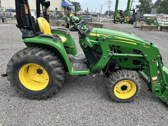Image of John Deere 3025E equipment image 2