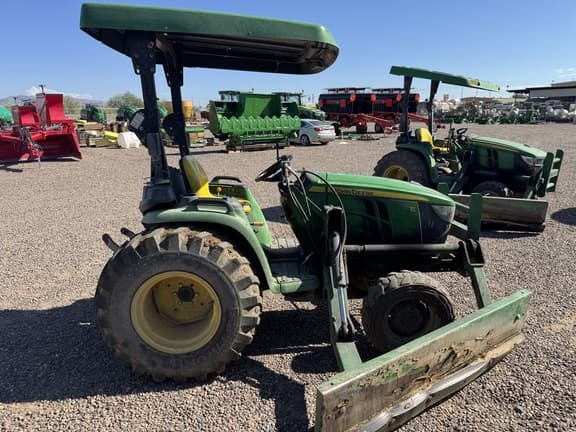 Image of John Deere 3025E equipment image 2