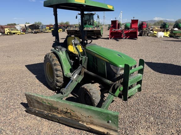 Image of John Deere 3025E equipment image 1