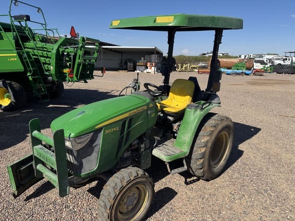 2022 John Deere 3025E Equipment Image0