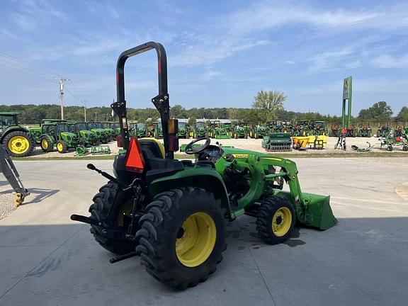 Image of John Deere 3025E equipment image 3