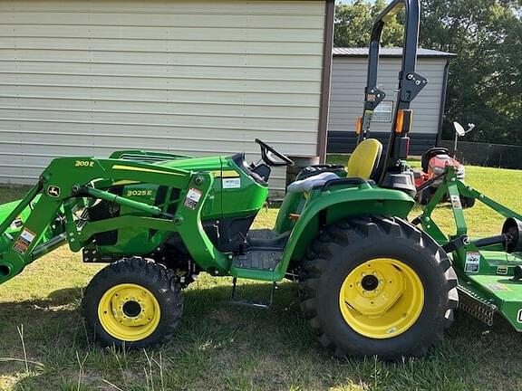 Image of John Deere 3025E equipment image 3