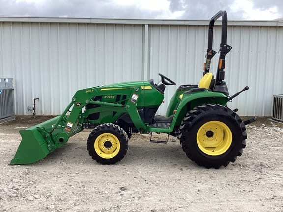 2022 John Deere 3025E Equipment Image0