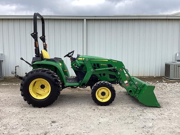 Image of John Deere 3025E equipment image 3