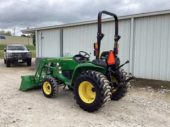 Image of John Deere 3025E equipment image 2
