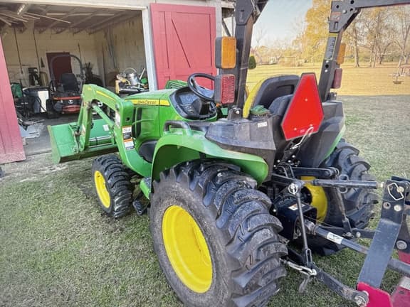 Image of John Deere 3025E equipment image 2
